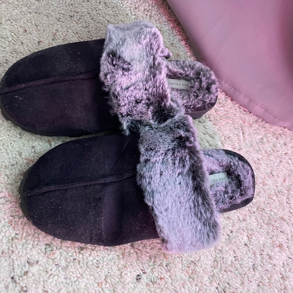 women’s van heusen slippers
